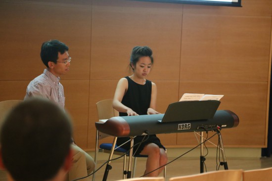 Iris Wu performing "Gehinrauschen" at the 2015 Honors in the Arts Symposium (Photo: Emily Saidel)