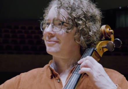 Cellist Joshua Roman visits Stanford