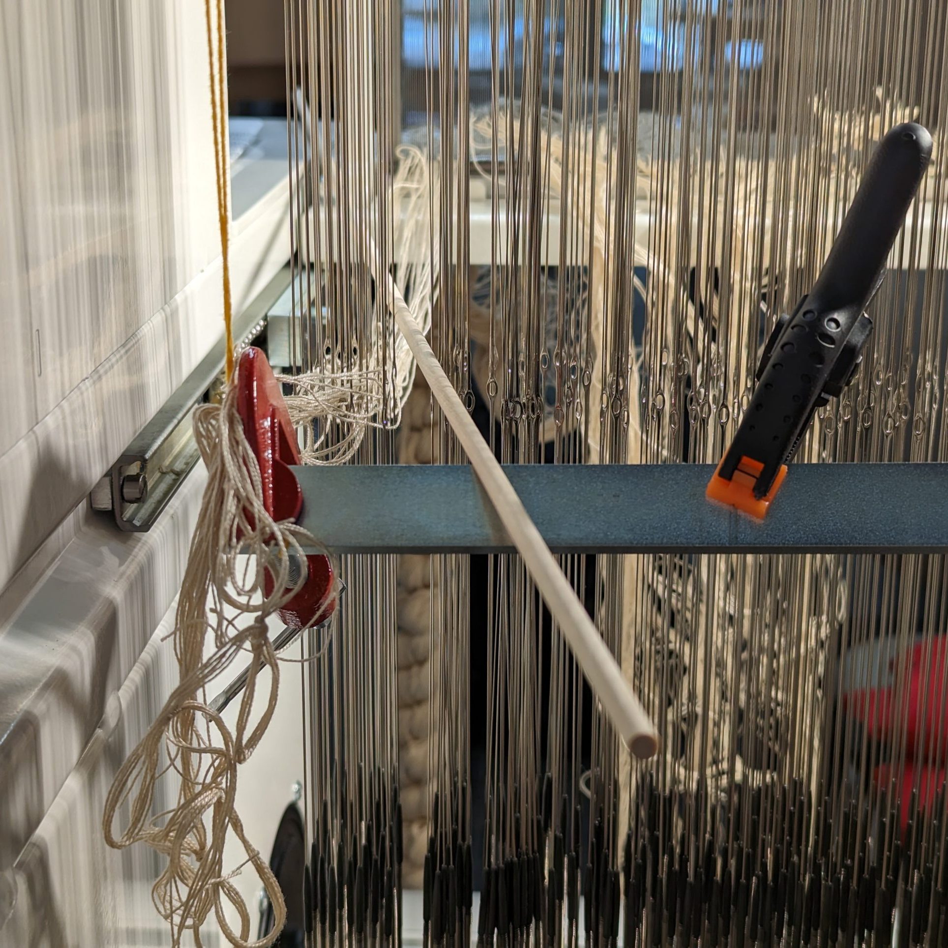 a photo a mechanical loom