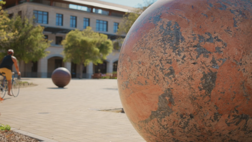 Pars pro Toto (Alicja Kwade, 2021), a new art installation on Stanford’s Science and Engineering Quad, reaches for the cosmos while staying grounded in the geological history of our planet.