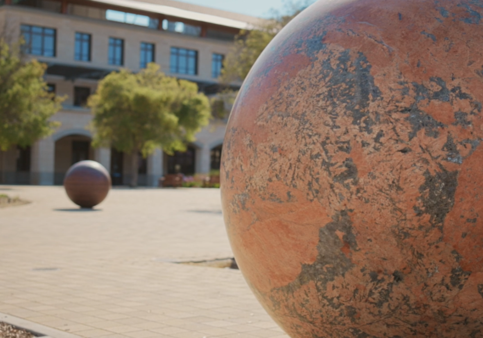 Pars pro Toto (Alicja Kwade, 2021), a new art installation on Stanford’s Science and Engineering Quad, reaches for the cosmos while staying grounded in the geological history of our planet.